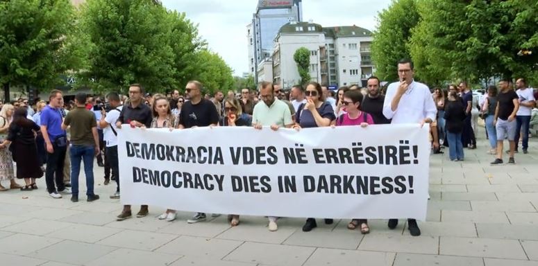 Ceshtja Klan Kosova, Washington Post raporton per protesten e gazetareve ne Prishtine